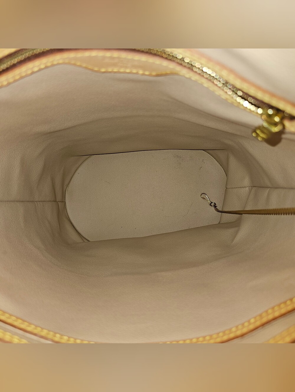 🔥 Louis Vuitton Bucket Bag 🔥 - Picture 7 of 10